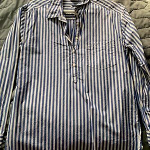 Long sleeve haft button down shirt